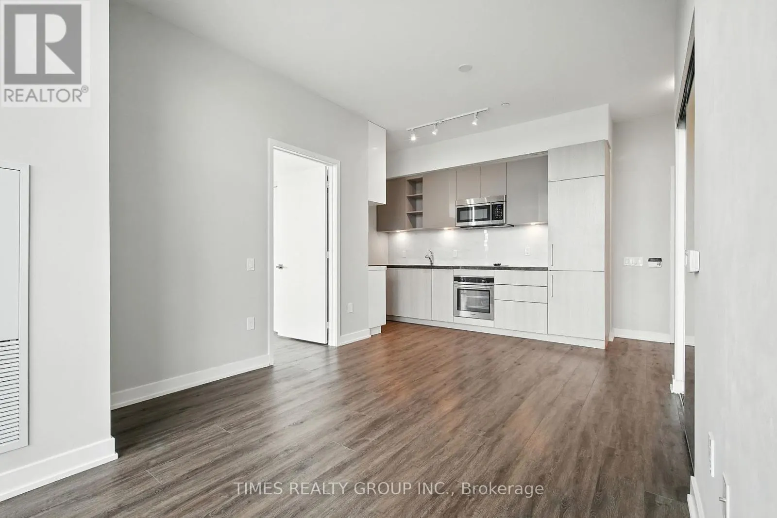 413 - 50 ORDNANCE STREET