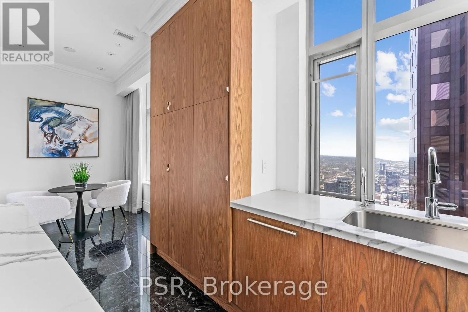 4804 - 311 BAY STREET