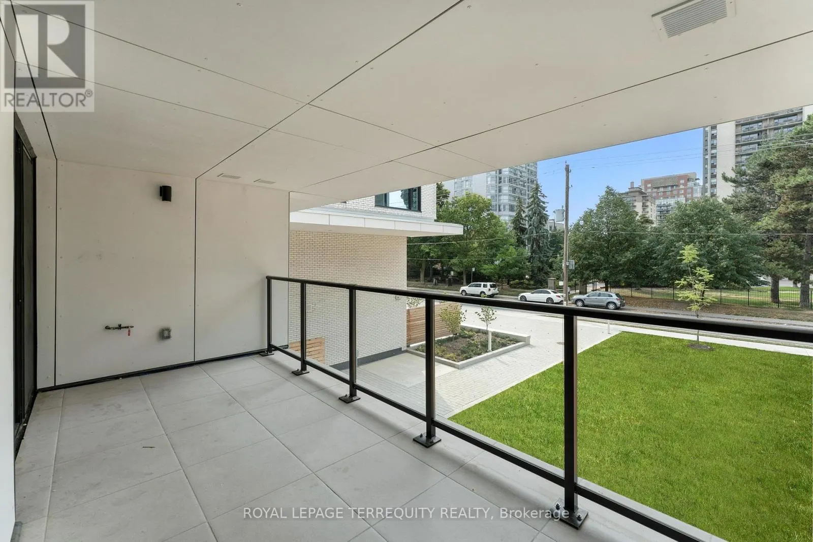 207 - 200 KEEWATIN AVENUE