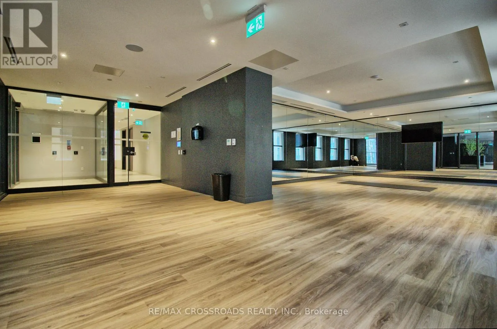 2302 - 82 DALHOUSIE STREET