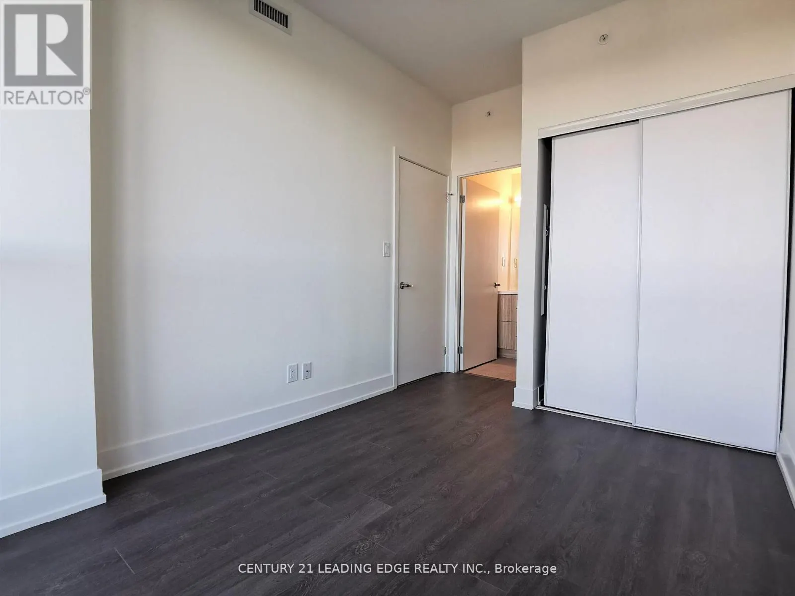 711 - 180 FAIRVIEW MALL DRIVE