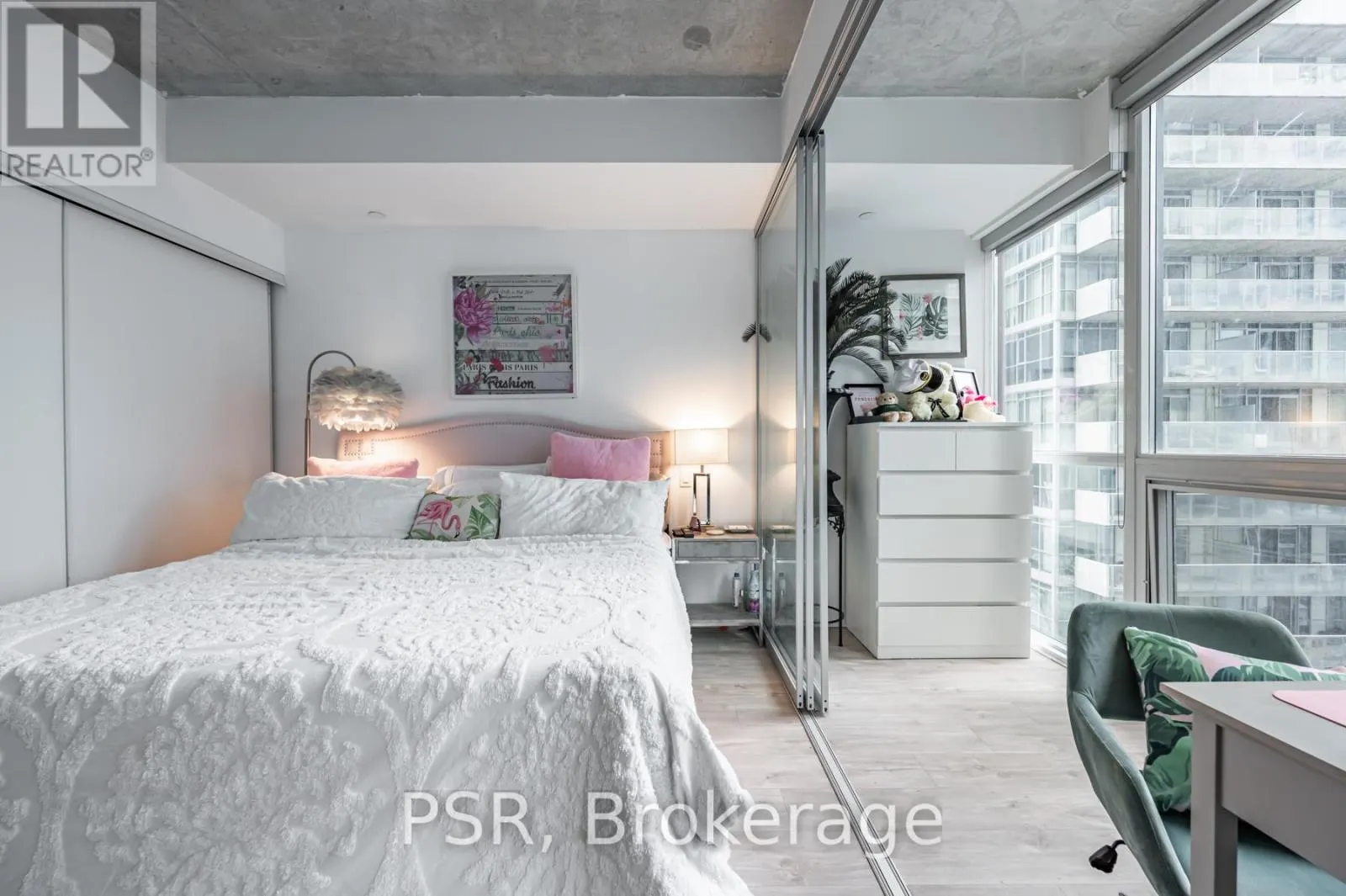 2101 - 88 BLUE JAYS WAY