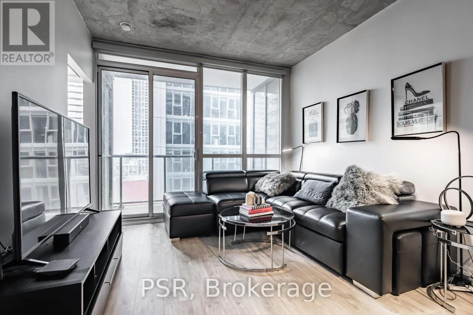 2101 - 88 BLUE JAYS WAY