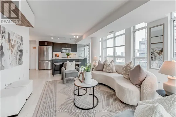 2322 - 400 ADELAIDE STREET E