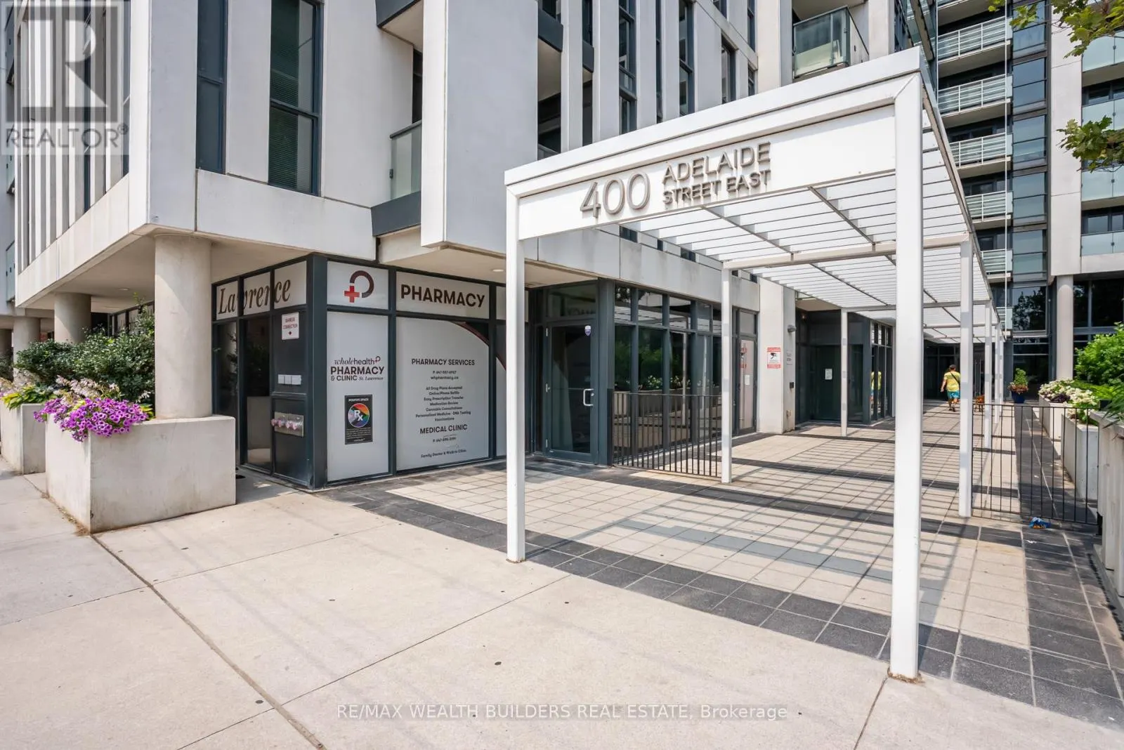 2322 - 400 ADELAIDE STREET E