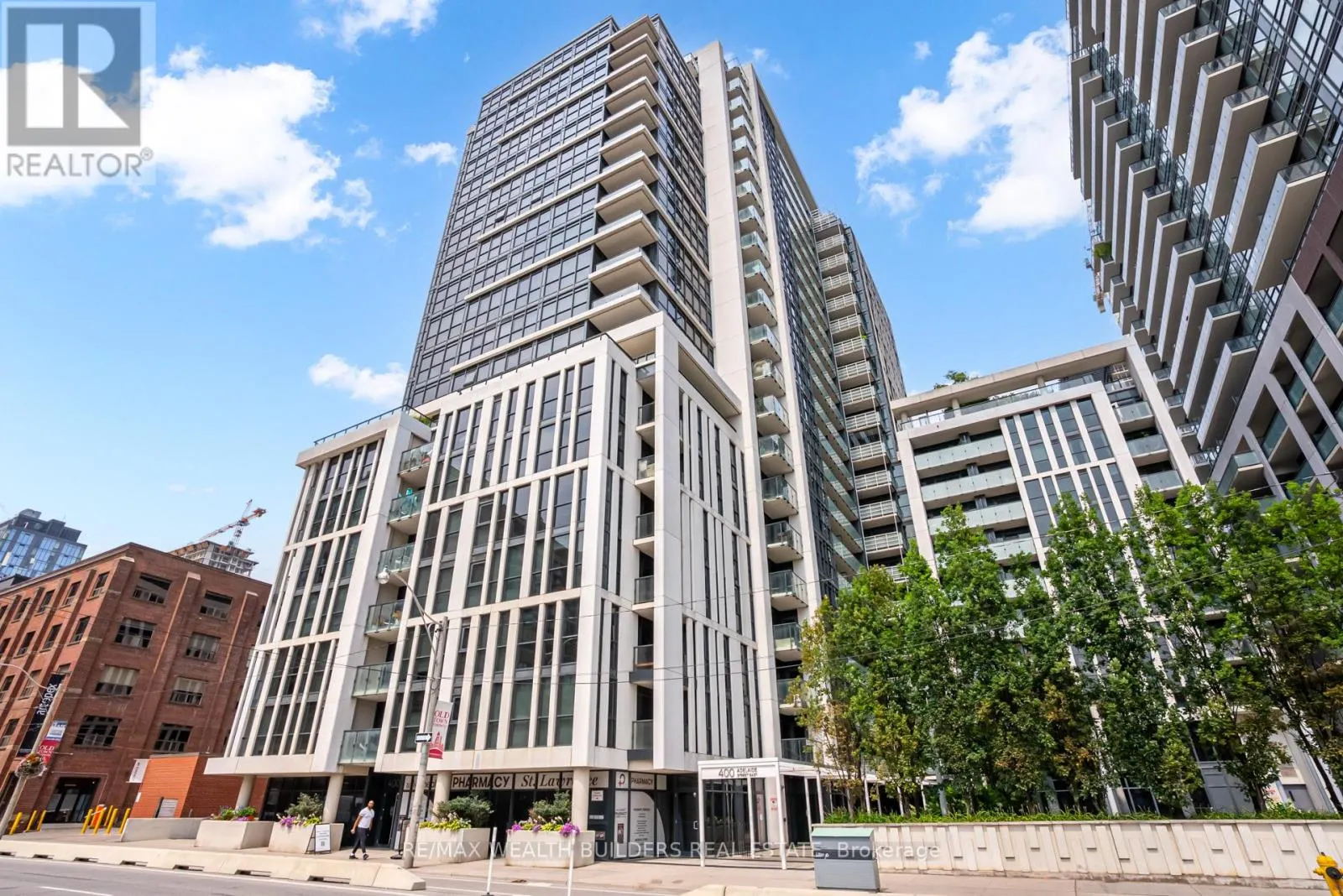 2322 - 400 ADELAIDE STREET E