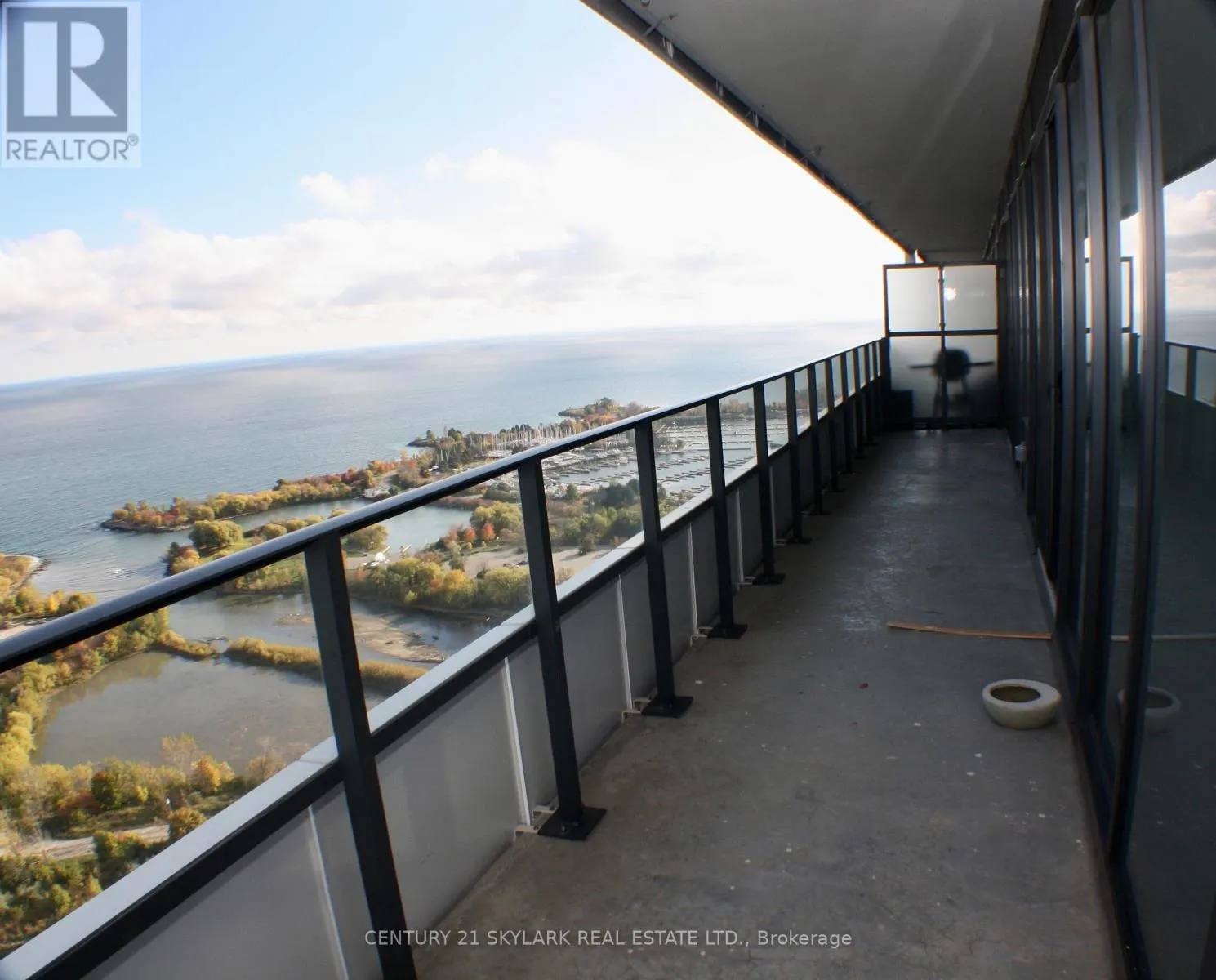 3416 - 30 SHORE BREEZE DRIVE