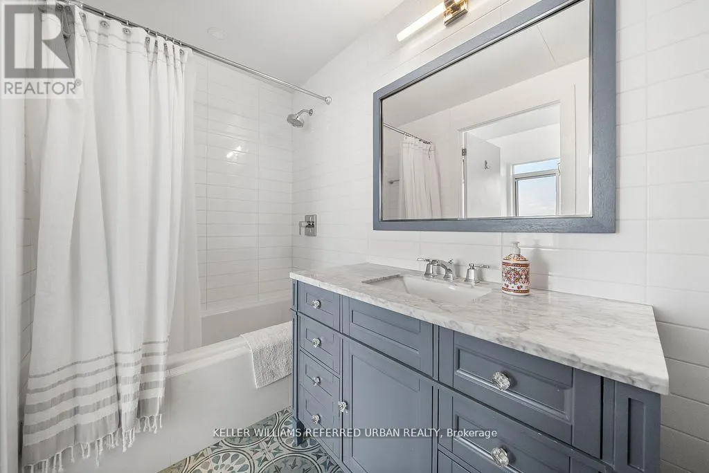 1015 - 3018 YONGE STREET