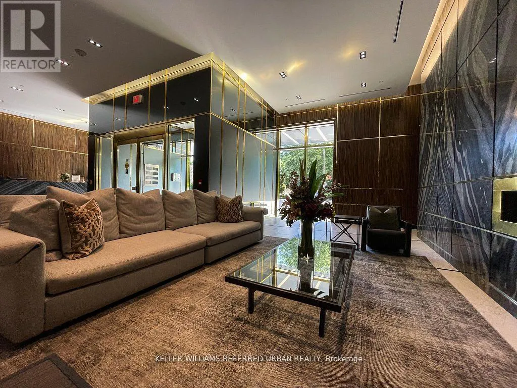 1015 - 3018 YONGE STREET