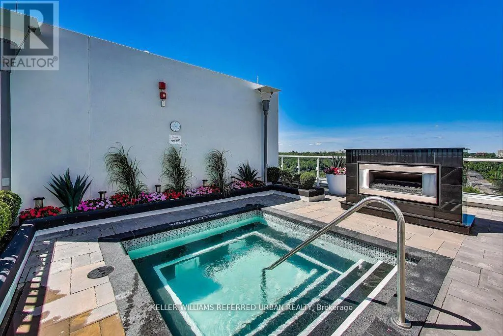 1015 - 3018 YONGE STREET