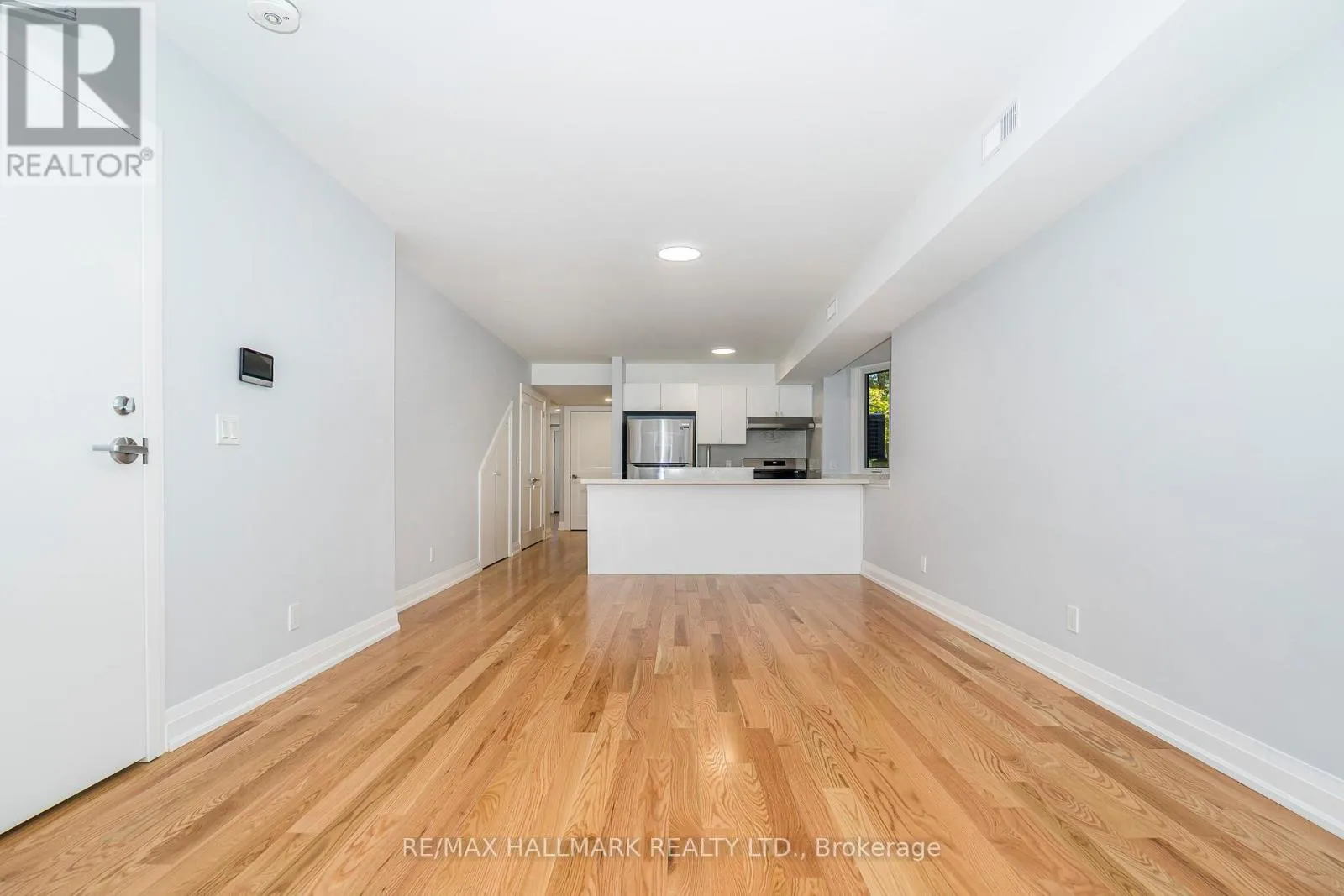 #2 MAIN - 519 GLADSTONE AVENUE