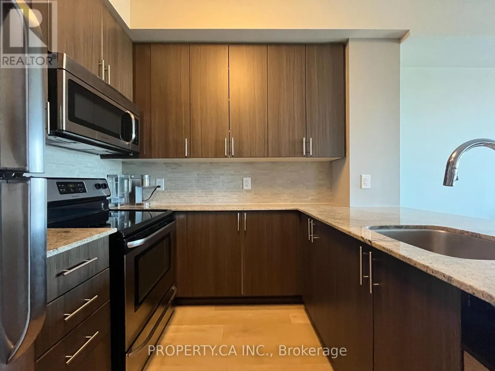 2306 - 225 SACKVILLE STREET