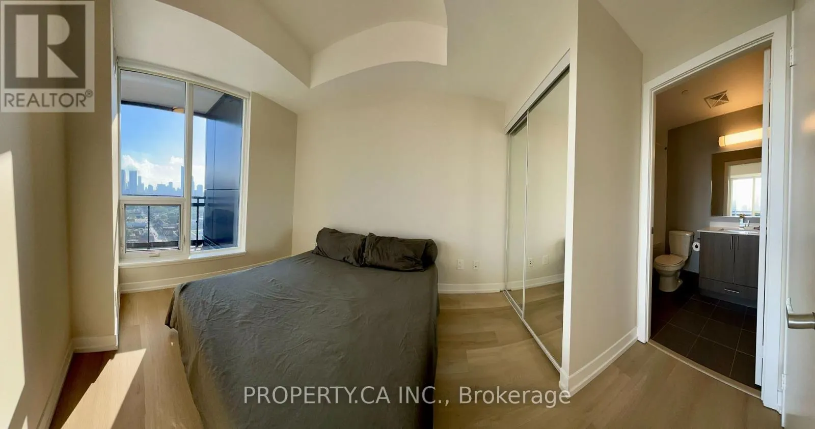 2306 - 225 SACKVILLE STREET