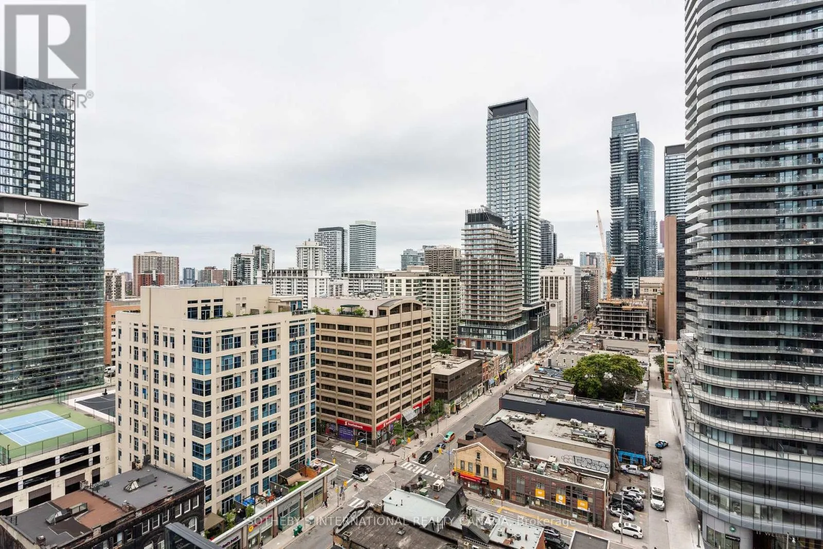 1402 - 5 ST JOSEPH STREET