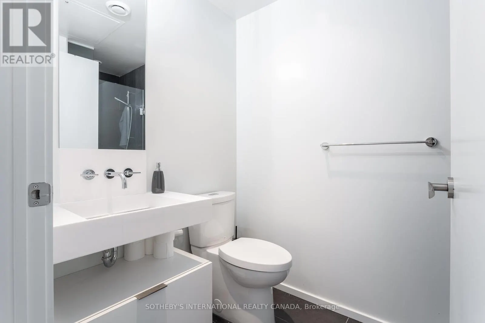 1402 - 5 ST JOSEPH STREET