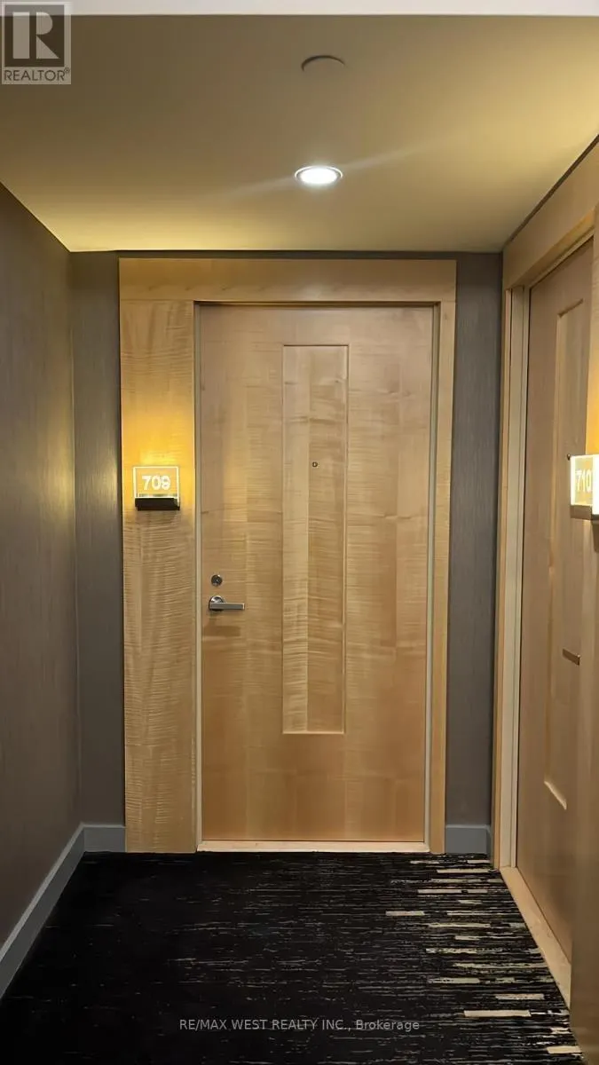 709 - 45 CHARLES STREET E