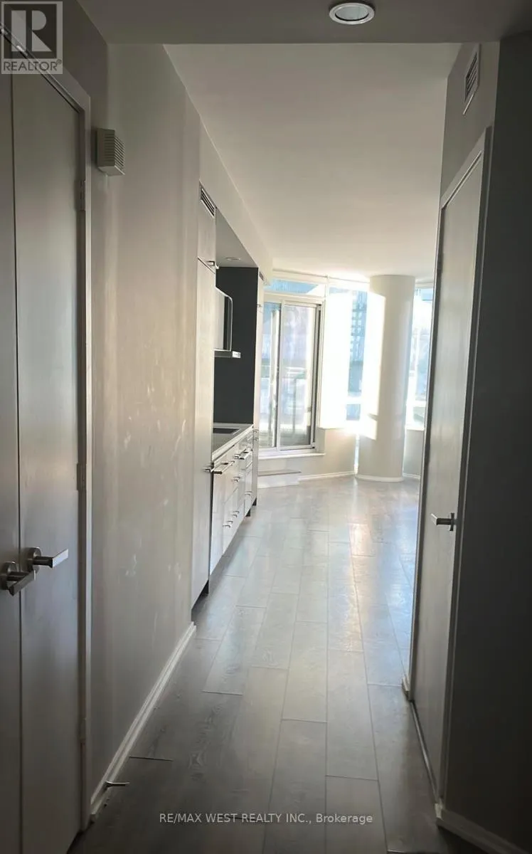 709 - 45 CHARLES STREET E