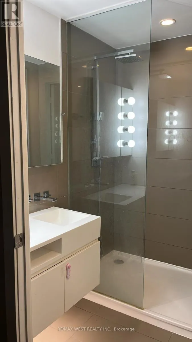 709 - 45 CHARLES STREET E