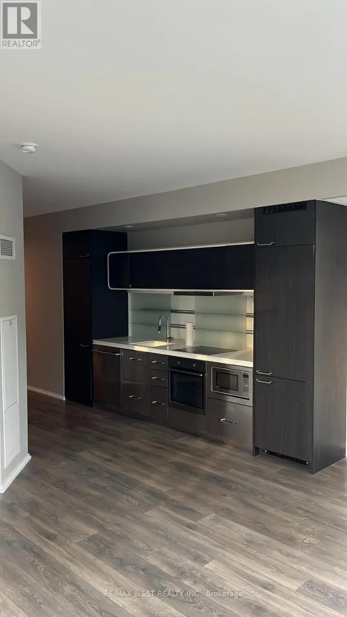 709 - 45 CHARLES STREET E