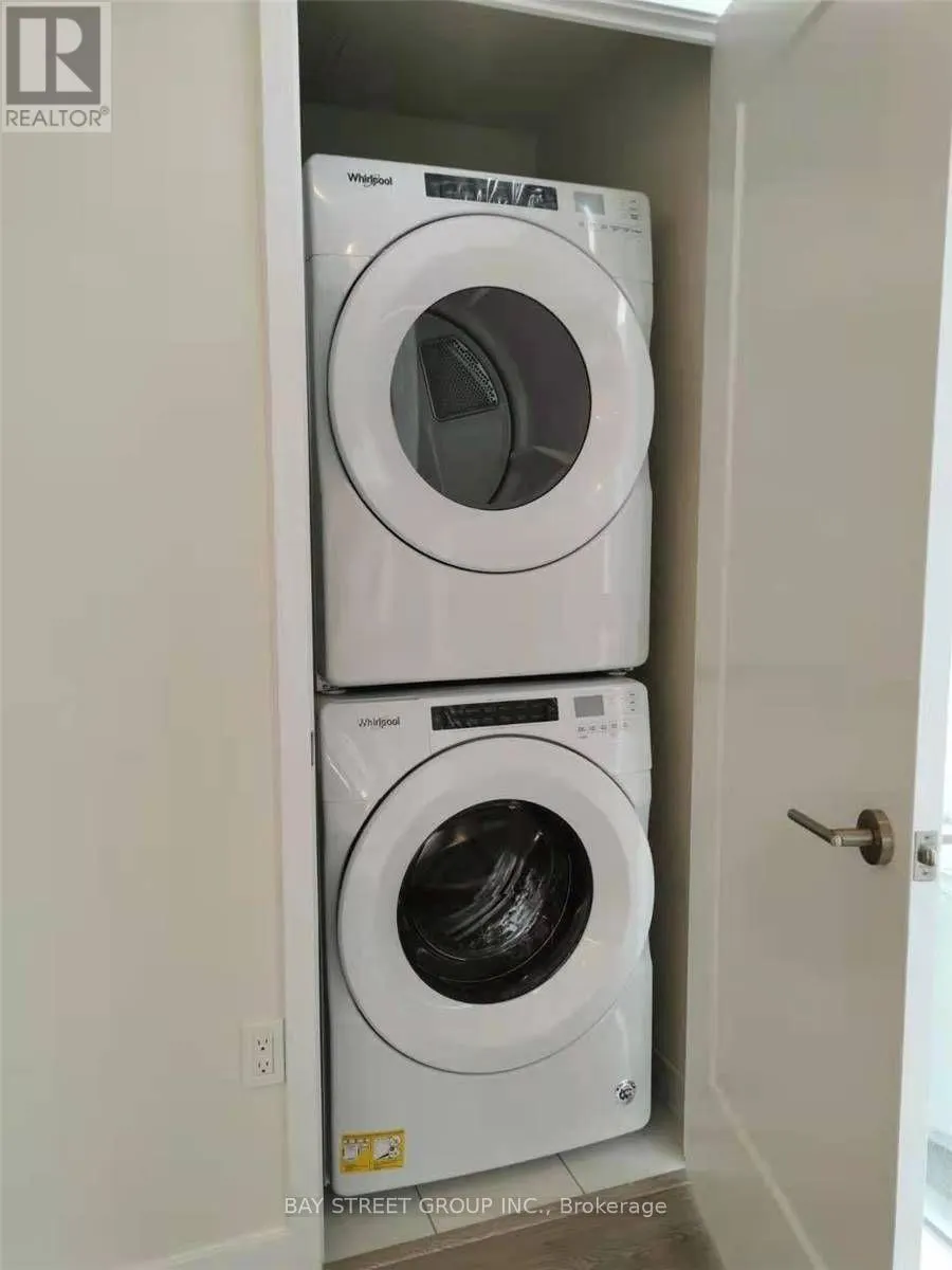 1101 - 99 JOHN STREET E