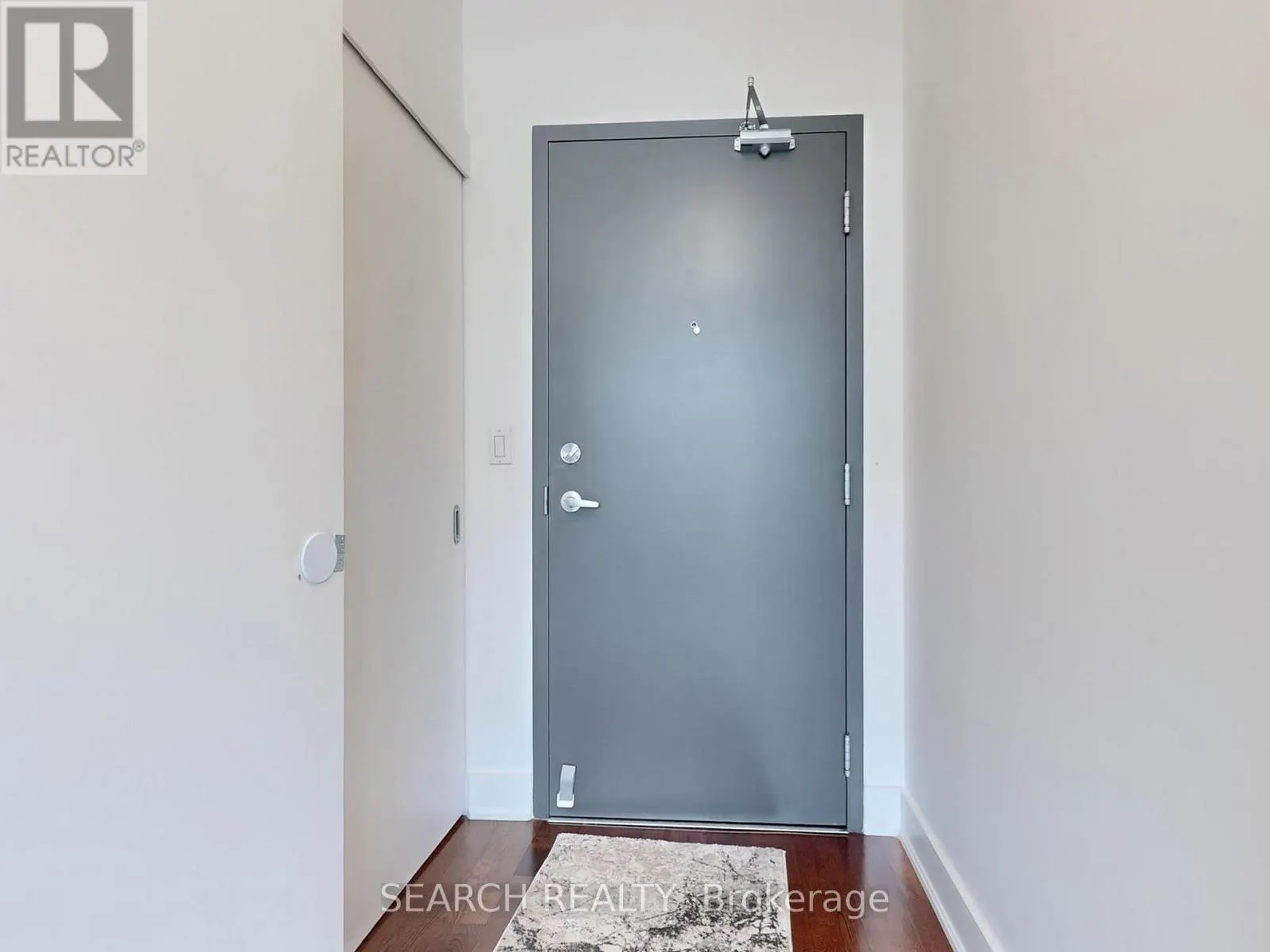 1028 - 637 LAKE SHORE BOULEVARD W