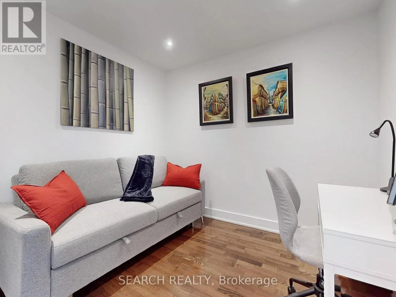 1028 - 637 LAKE SHORE BOULEVARD W