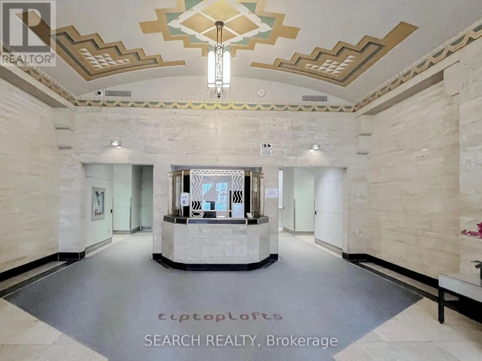 1028 - 637 LAKE SHORE BOULEVARD W