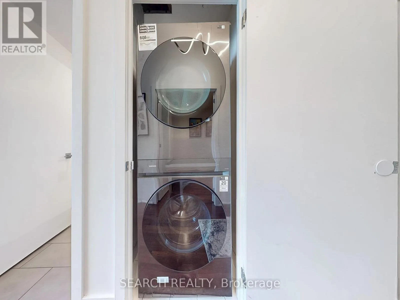 1028 - 637 LAKE SHORE BOULEVARD W