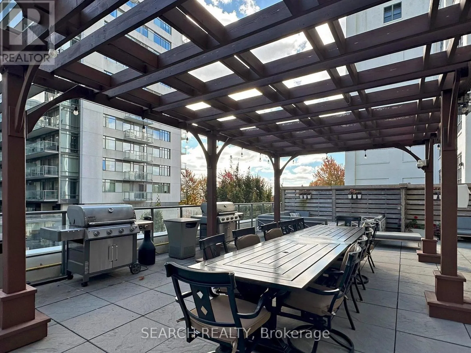 1028 - 637 LAKE SHORE BOULEVARD W