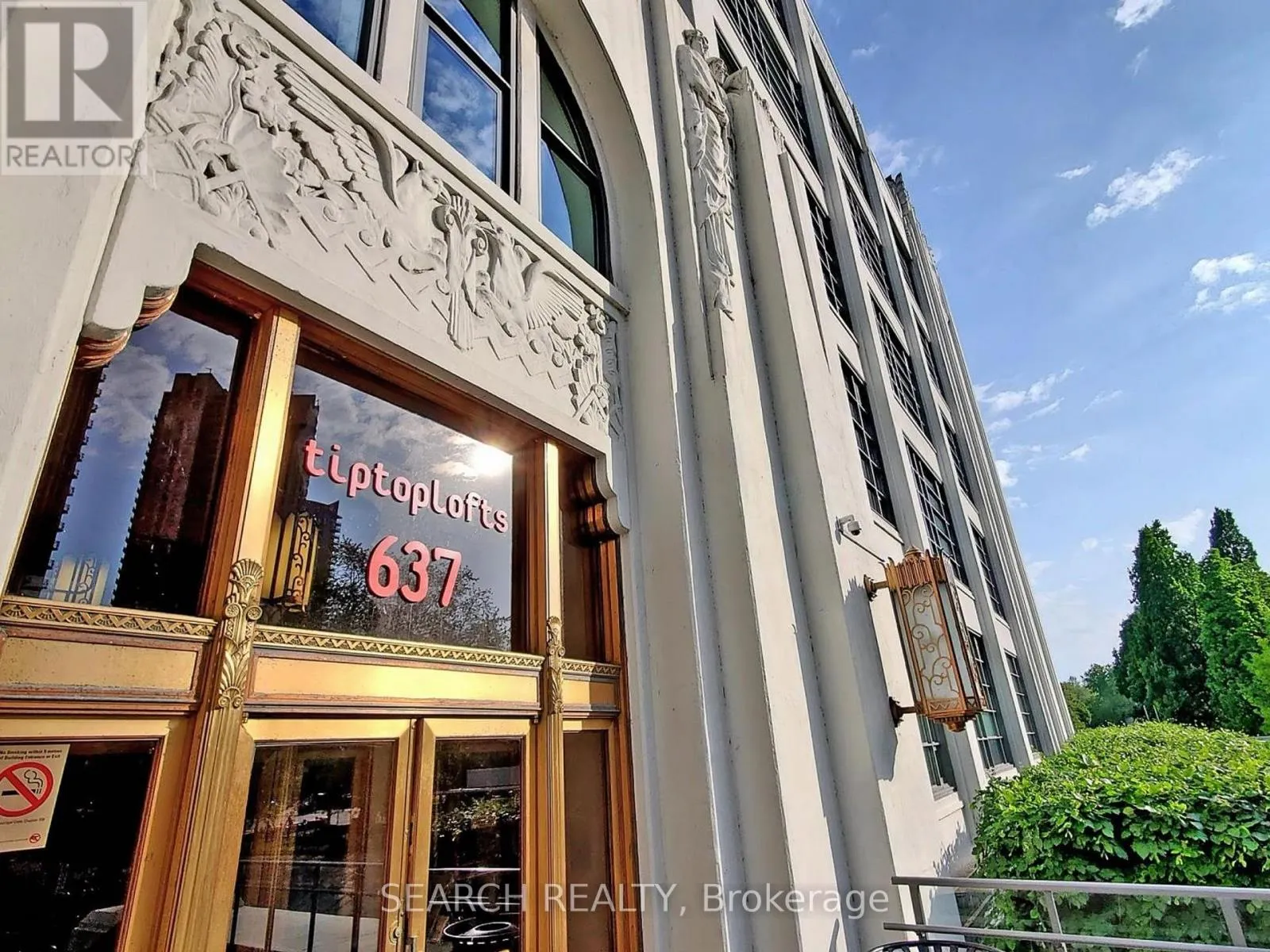 1028 - 637 LAKE SHORE BOULEVARD W