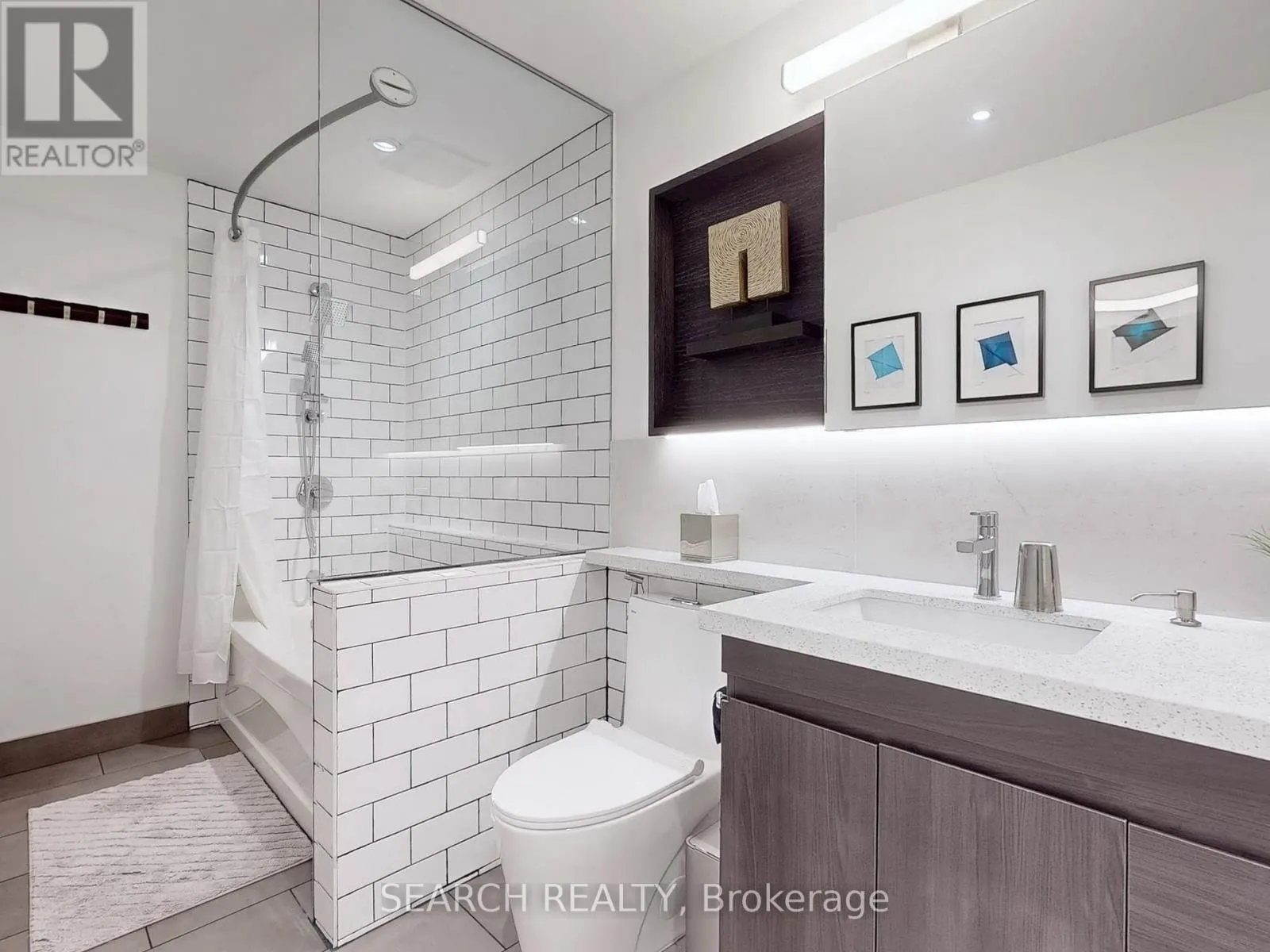 1028 - 637 LAKE SHORE BOULEVARD W