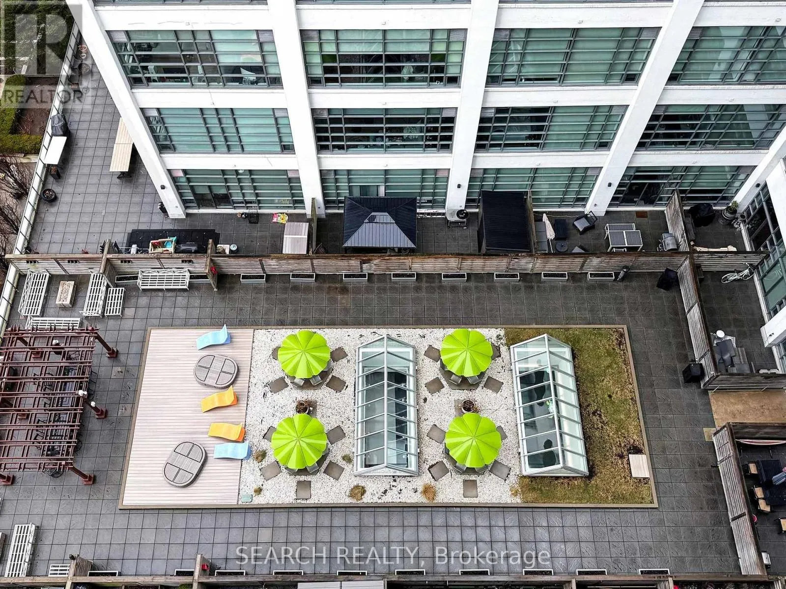 1028 - 637 LAKE SHORE BOULEVARD W