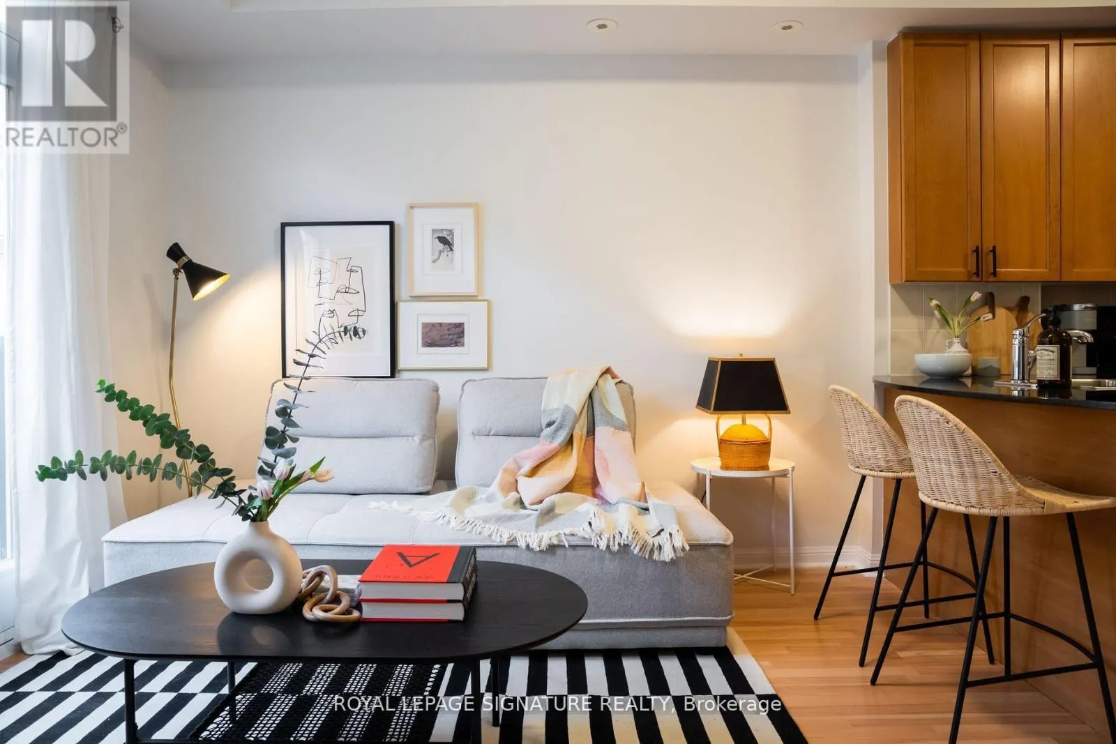 TH17 - 68 CARR STREET