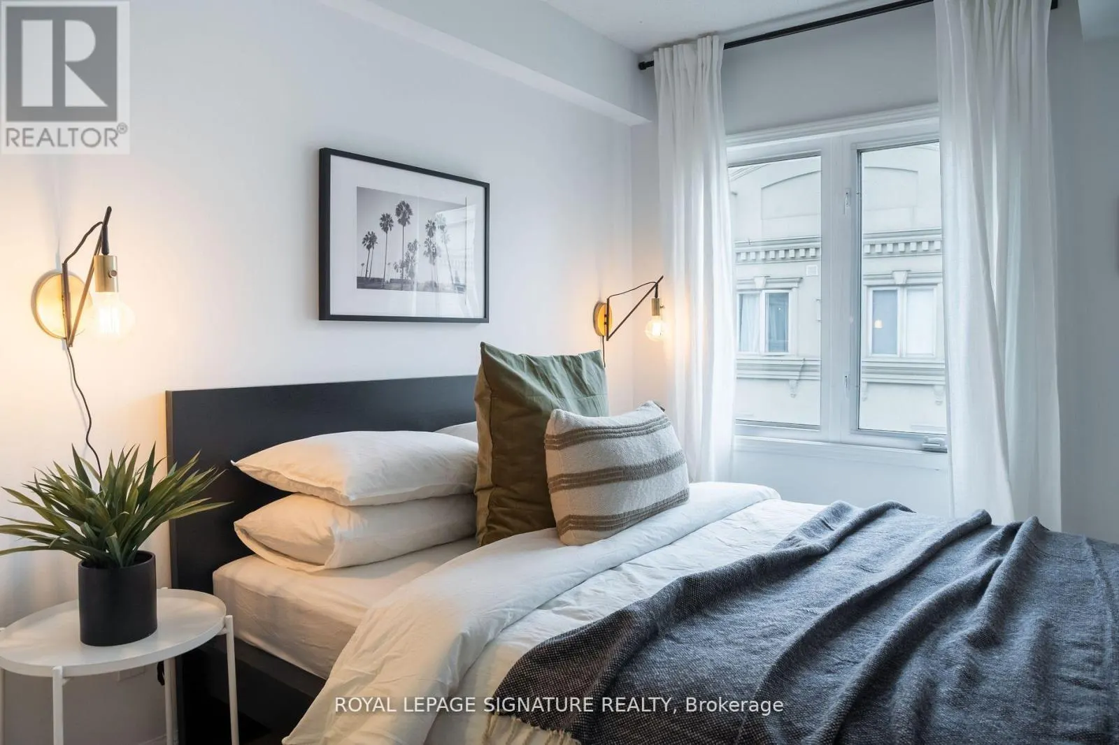 TH17 - 68 CARR STREET