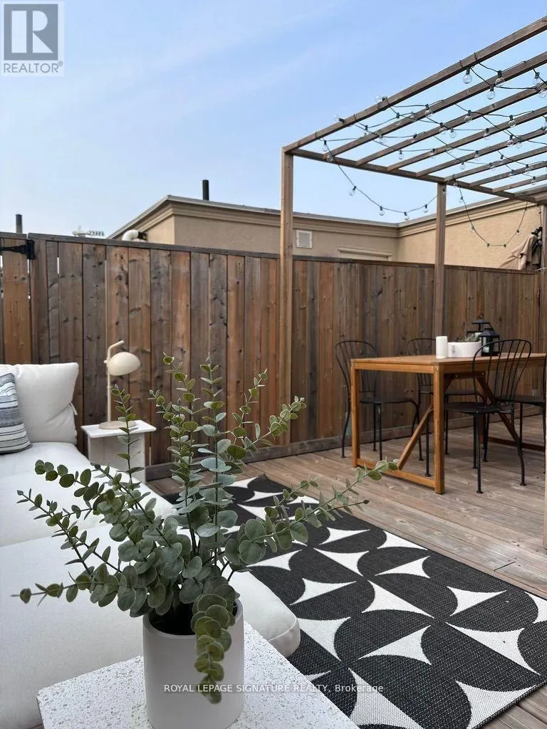 TH17 - 68 CARR STREET