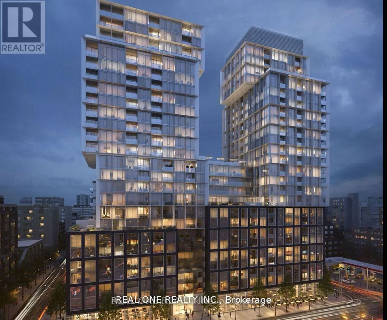 815 - 158 FRONT STREET E