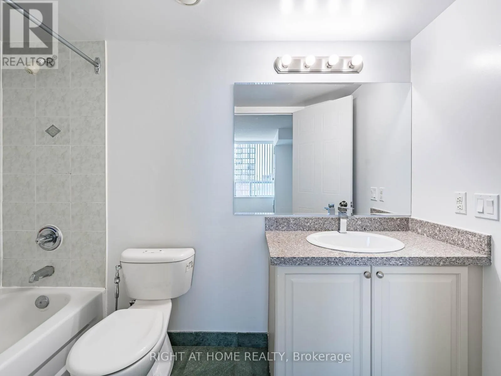 2001 - 238 DORIS AVENUE