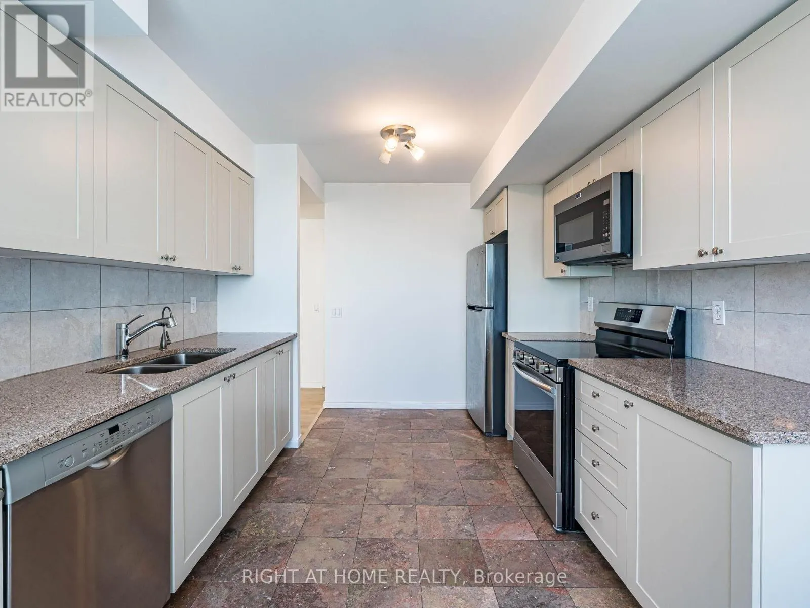 2001 - 238 DORIS AVENUE