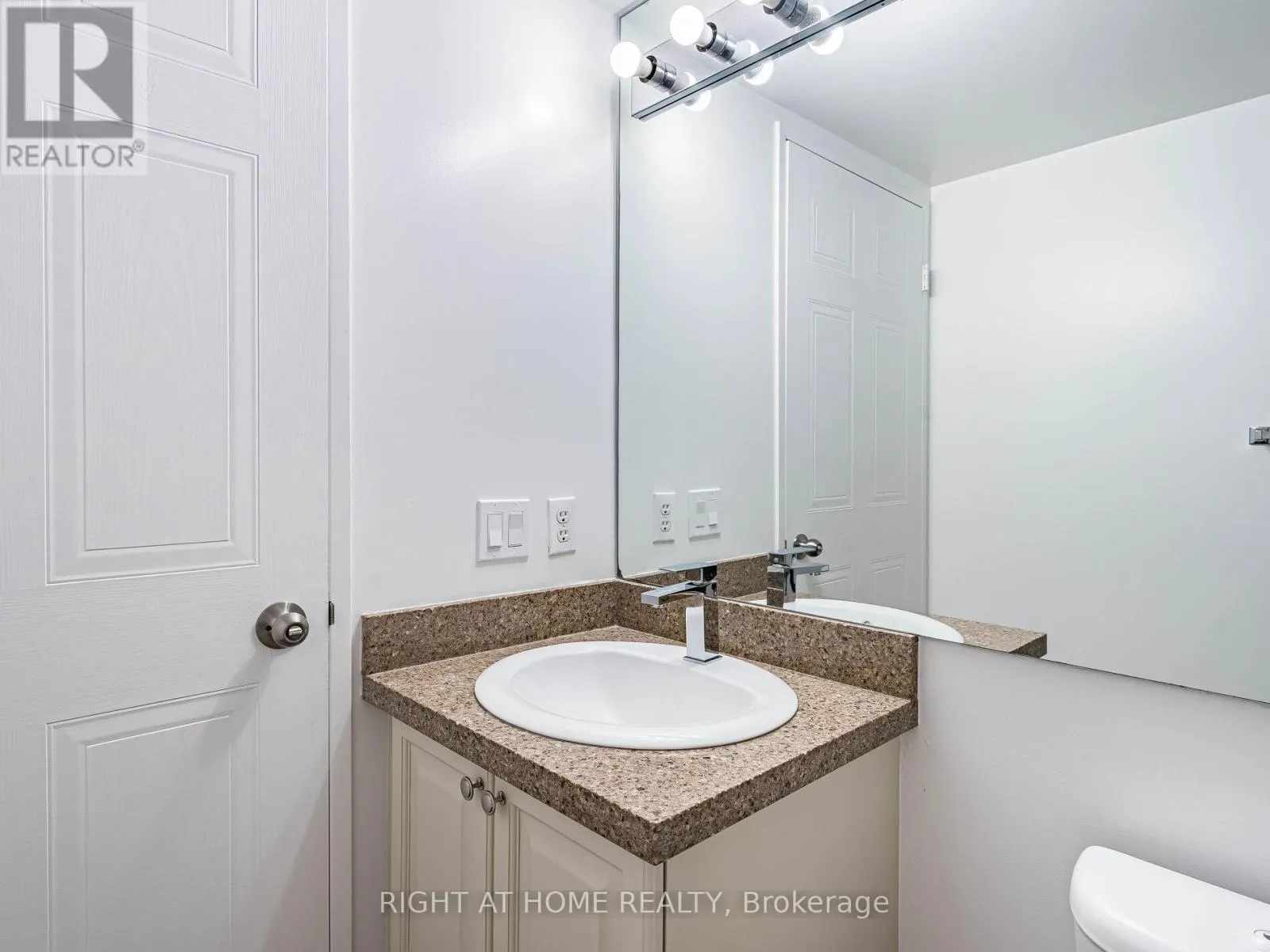 2001 - 238 DORIS AVENUE