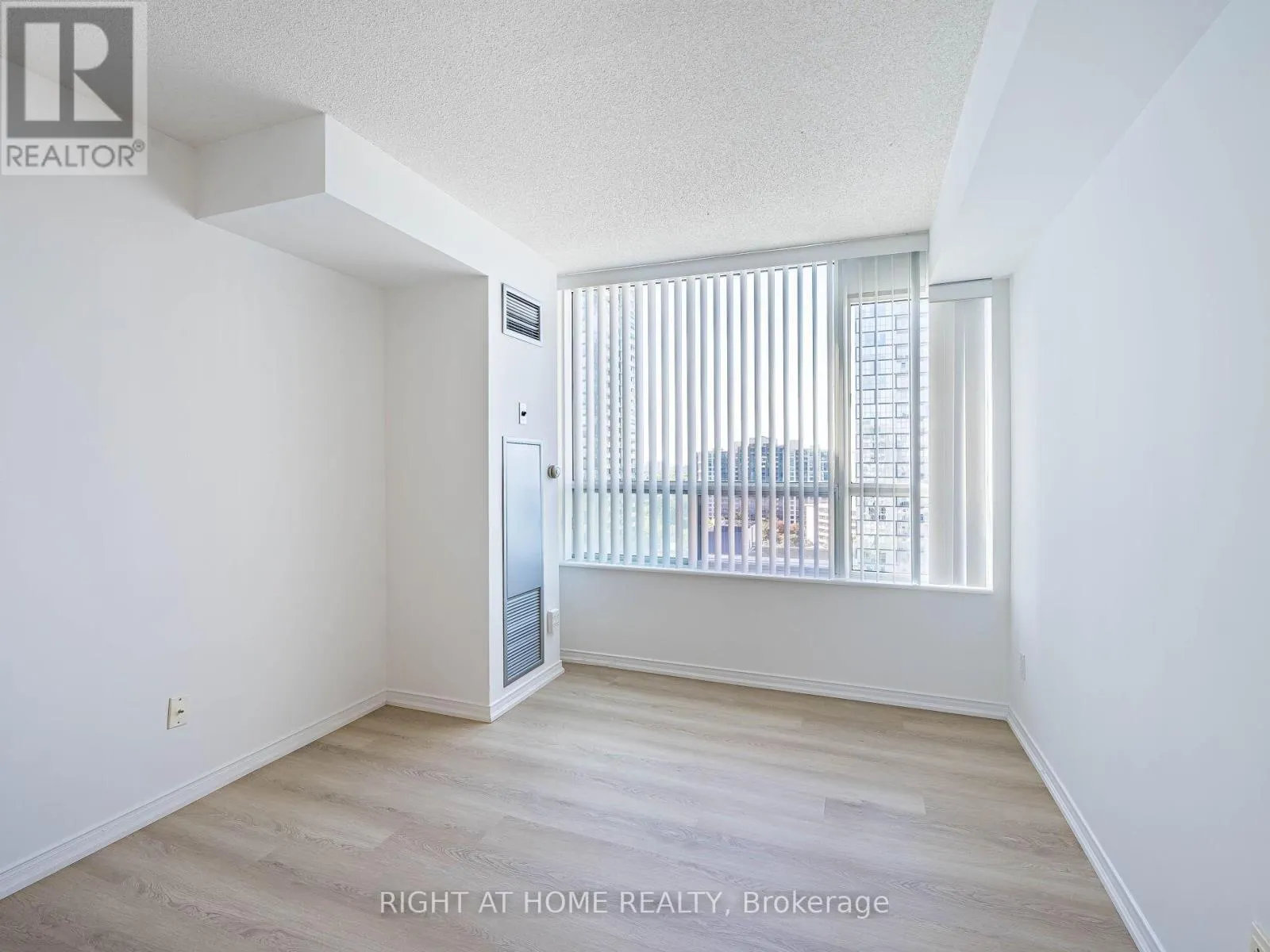 2001 - 238 DORIS AVENUE