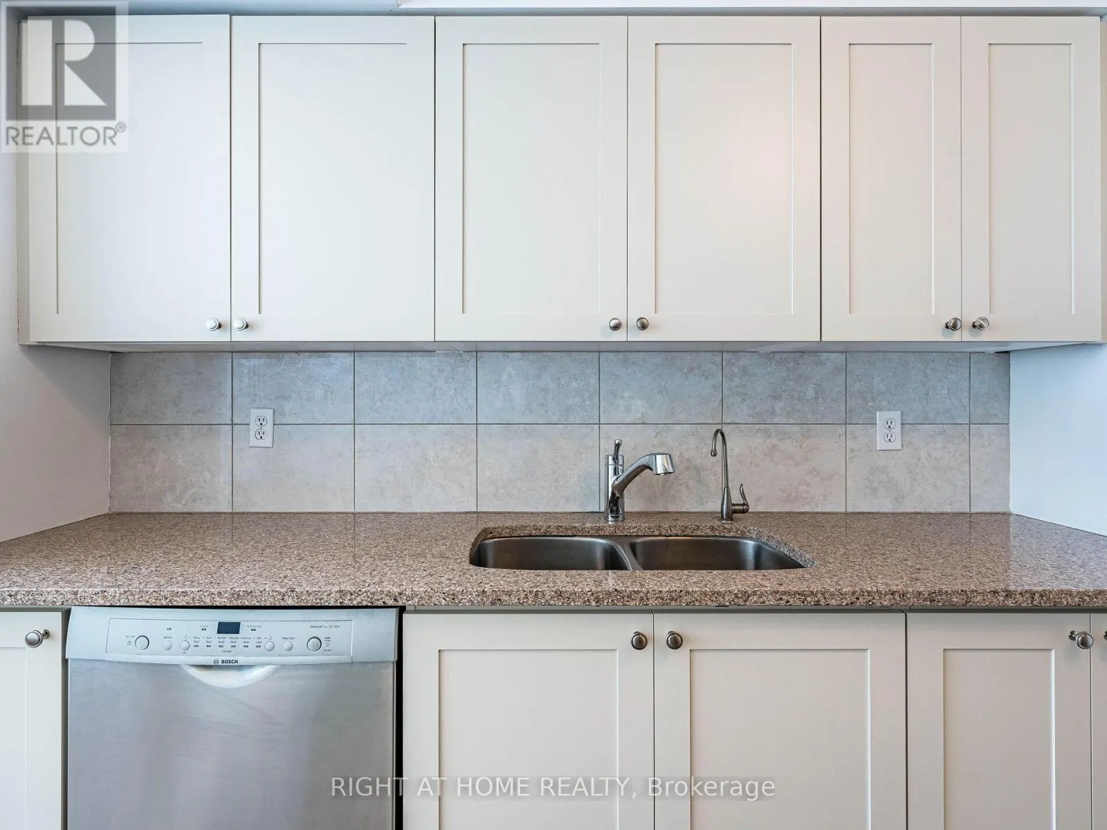 2001 - 238 DORIS AVENUE