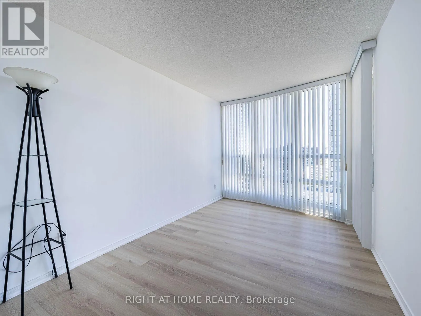 2001 - 238 DORIS AVENUE