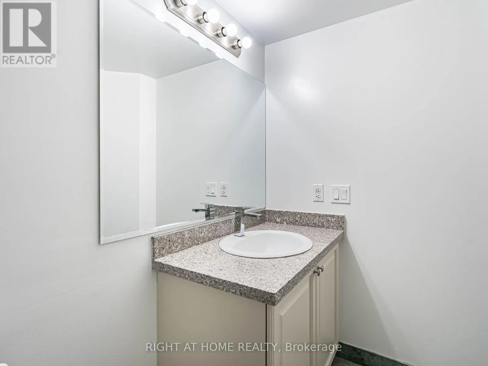 2001 - 238 DORIS AVENUE