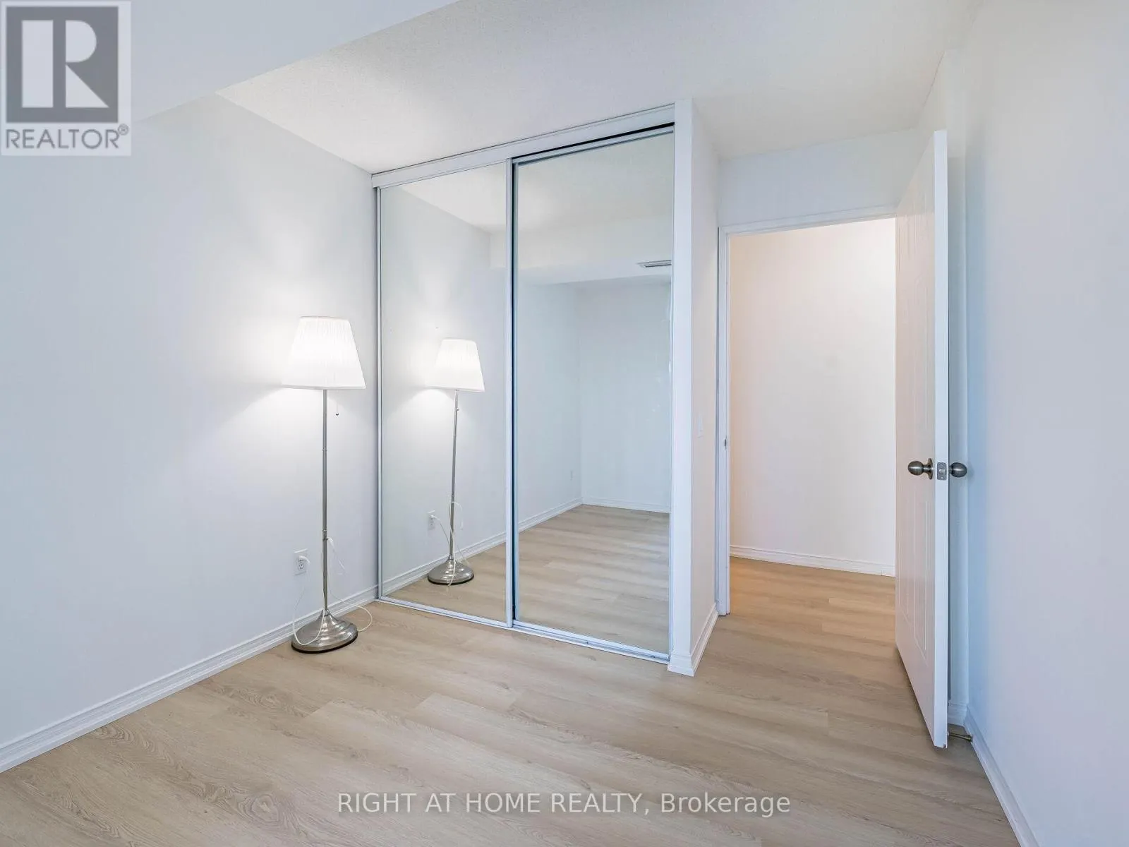 2001 - 238 DORIS AVENUE