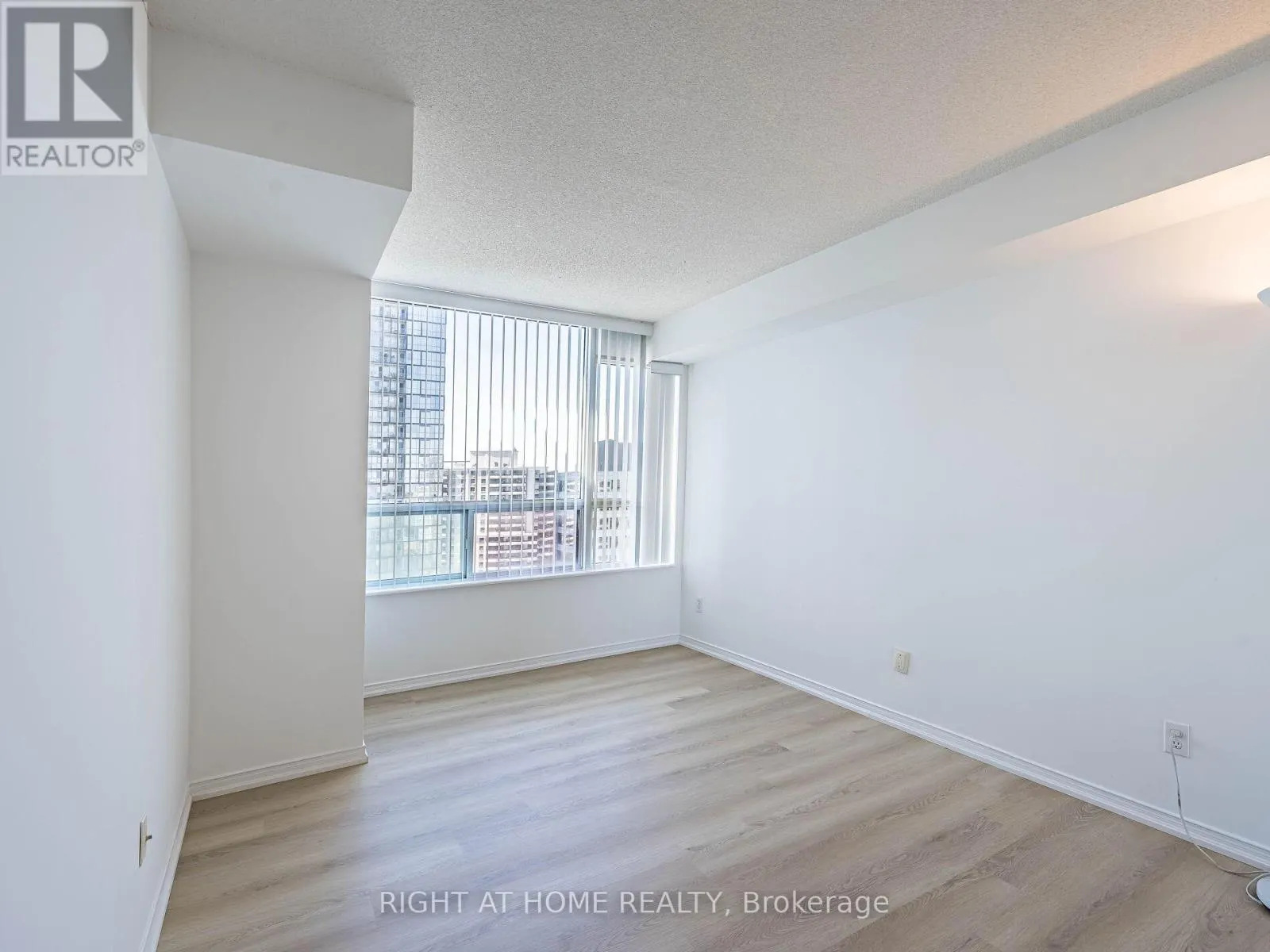 2001 - 238 DORIS AVENUE