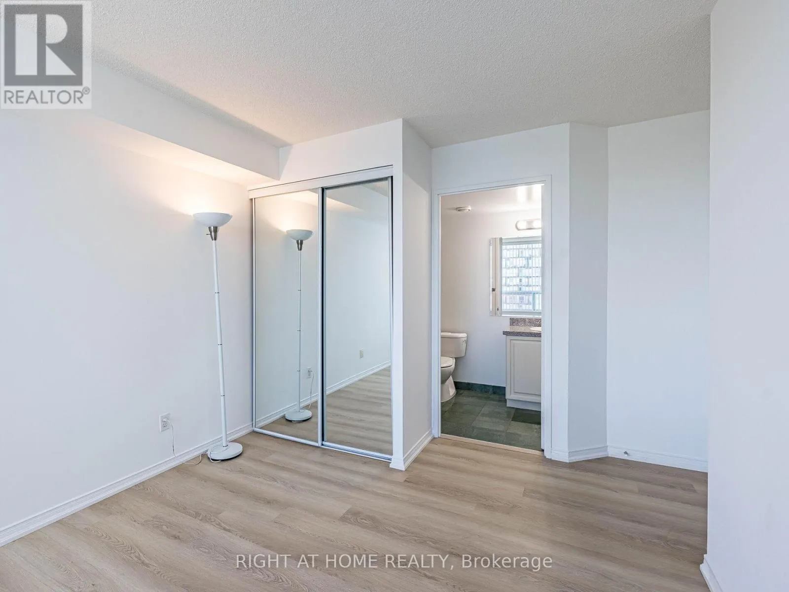 2001 - 238 DORIS AVENUE