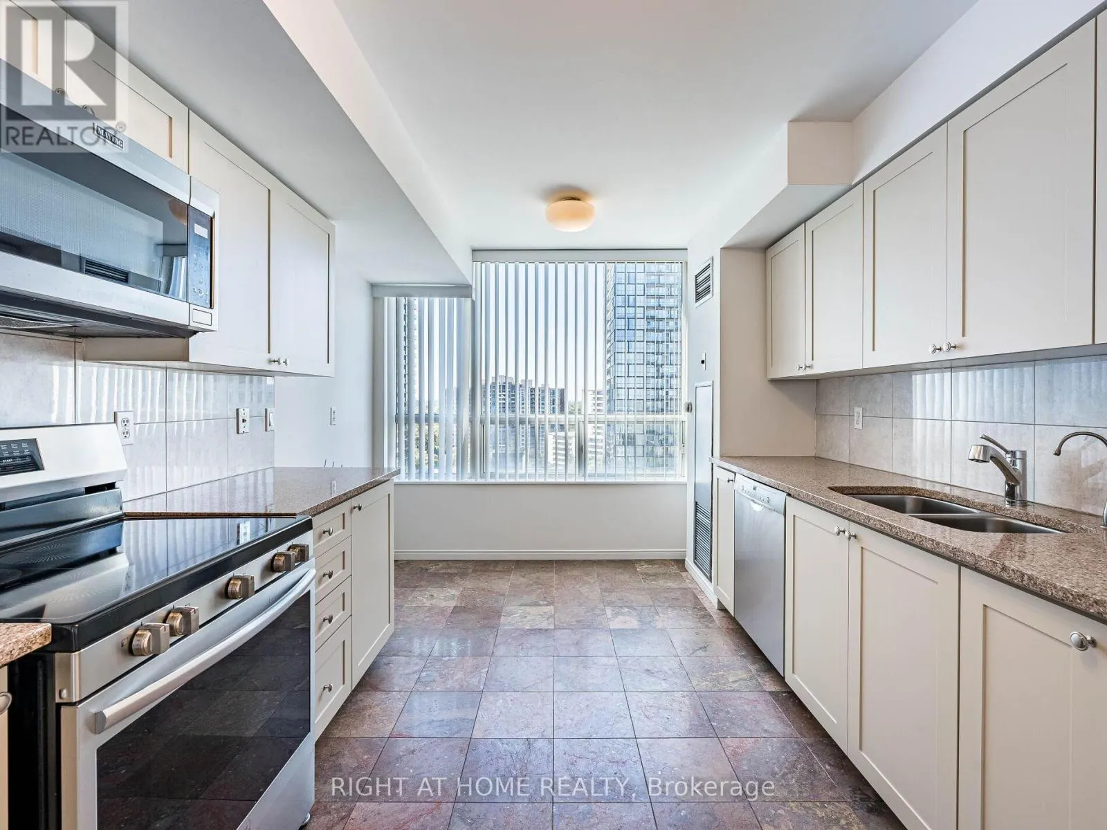 2001 - 238 DORIS AVENUE