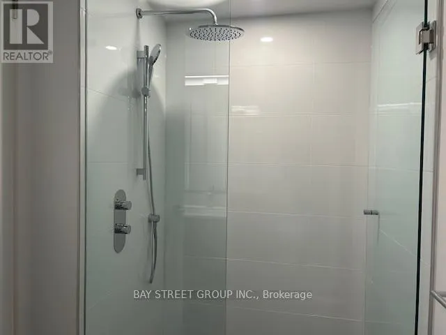 225 - 1720 BAYVIEW AVENUE