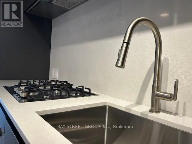 225 - 1720 BAYVIEW AVENUE