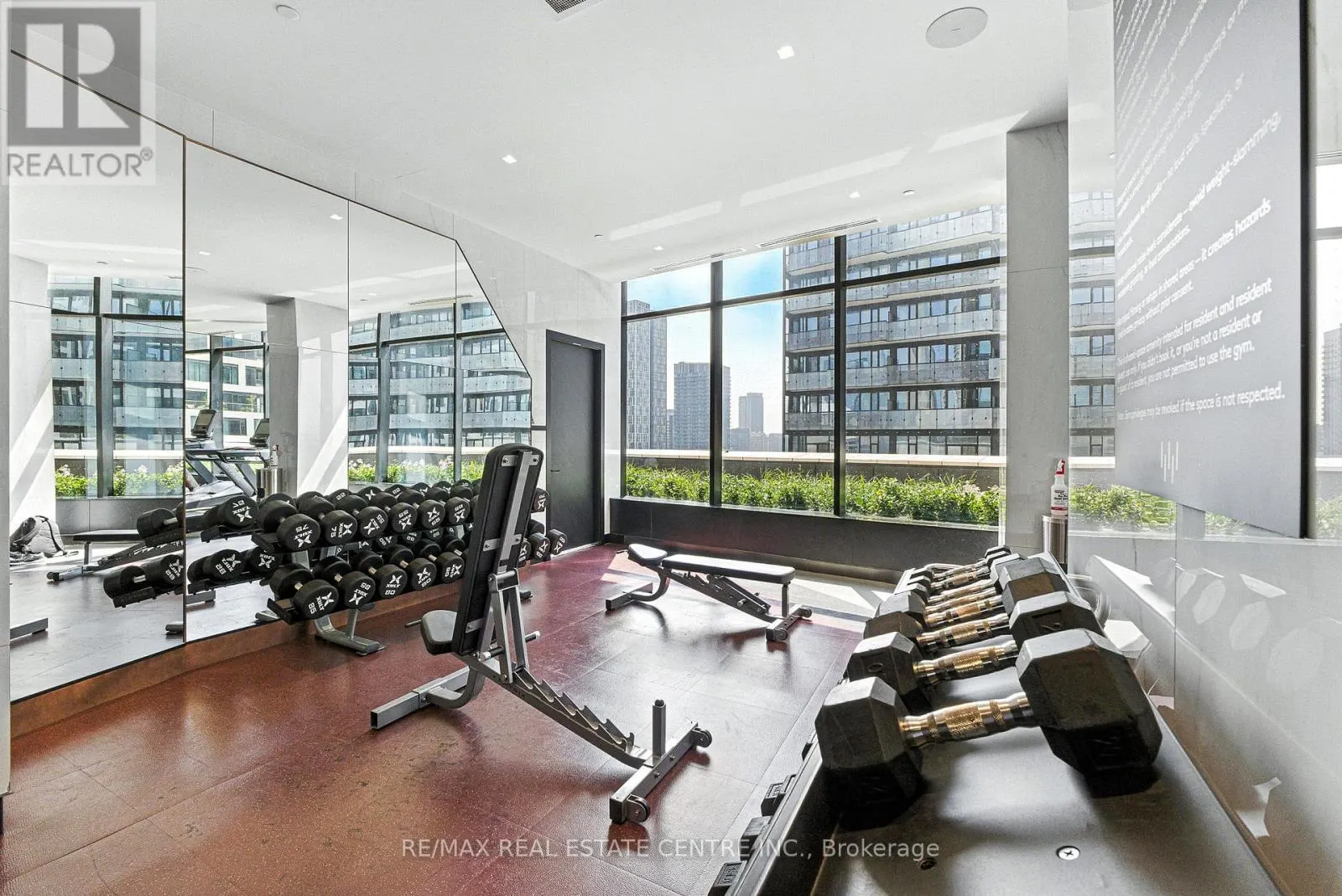 2013 - 470 FRONT STREET W